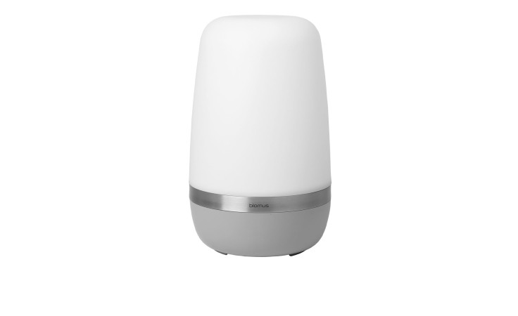 LED-Outdoorleuchte Spirit 24,8 cm aus Kunststoff in weiß und grau und einem silbernen Edelstahlring,