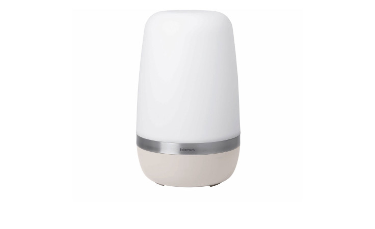 LED Outdoorleuchte Spirit 35 cm aus Kunststoff in weiß und beige und einem Edelstahlring in silber.