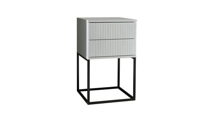 Nachttisch Maike in weiß mit zwei Schubkästen und einem schwarzen Metallgestell schräg abgebildet.
