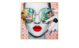 Gerahmtes Bild Cityview 120 x 120 cm, mit einer Frau, die eine Sonnenbrille auf hat