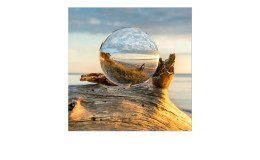 Glasbild Drop on Wood 20 x 20 cm. Glasbild mit dem Thema - Strand und Meer.