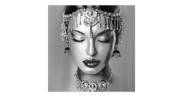 Alubild Woman with Jewelery 100 x 100 cm