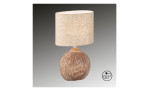 Tischleuchte Tobse 39 cm holzfarben mit hellem Lampenschirm vor grauem Hintergrund.