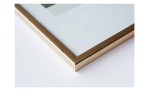 Detailausschnitt vom Rahmen des Holz-Bilderrahmens Zoom 15 x 20 cm in goldfarben.