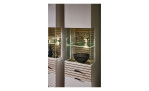 Detailaufnahme des Glasausschnittes mittig der Vitrine Inka.