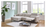 Wohnlandschaft Triest in einem Bezugsstoff in Creme.Mit gezeigter Relaxfunktion